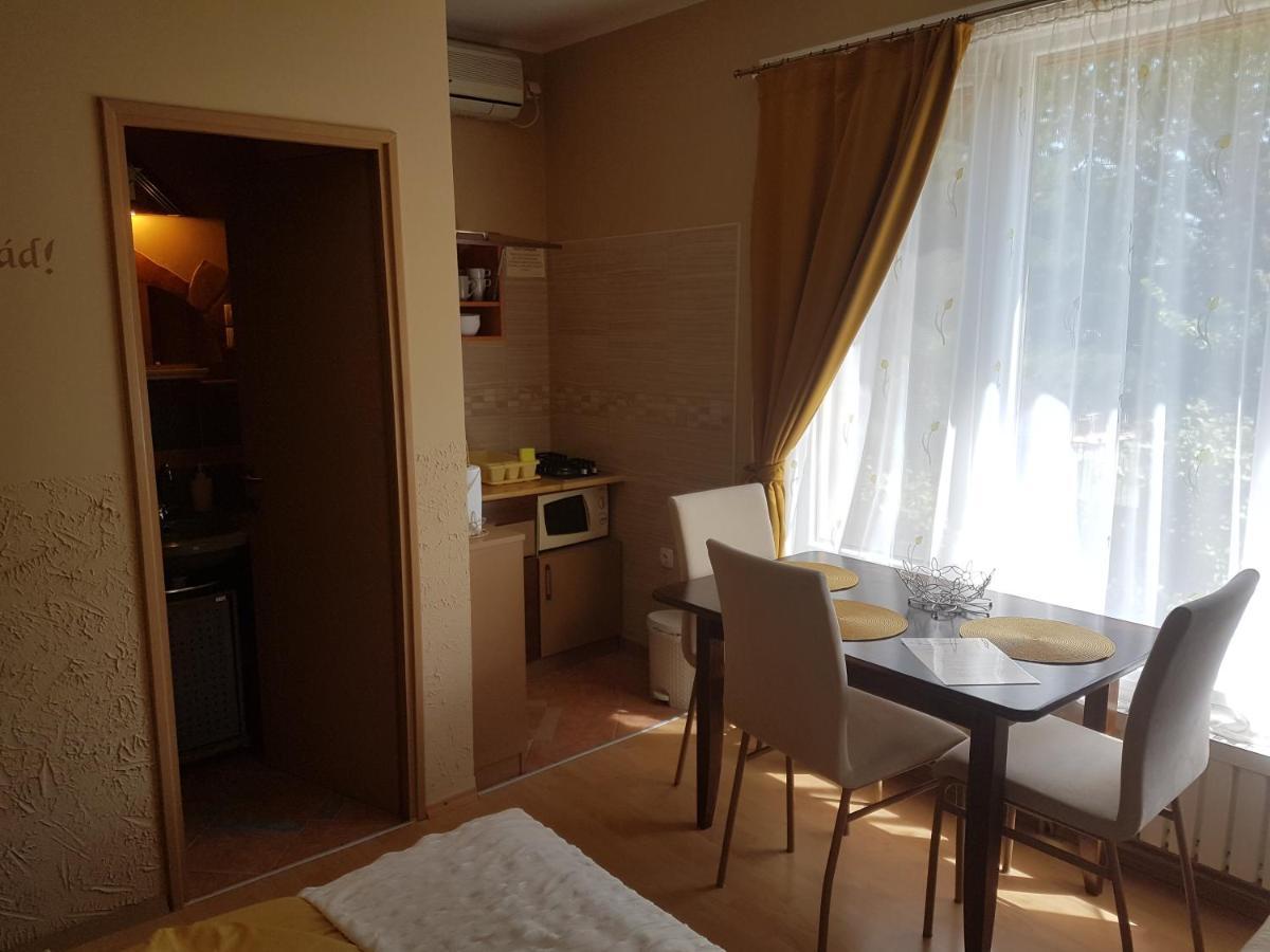 Rozsa Apartman Alsóörs Exteriér fotografie