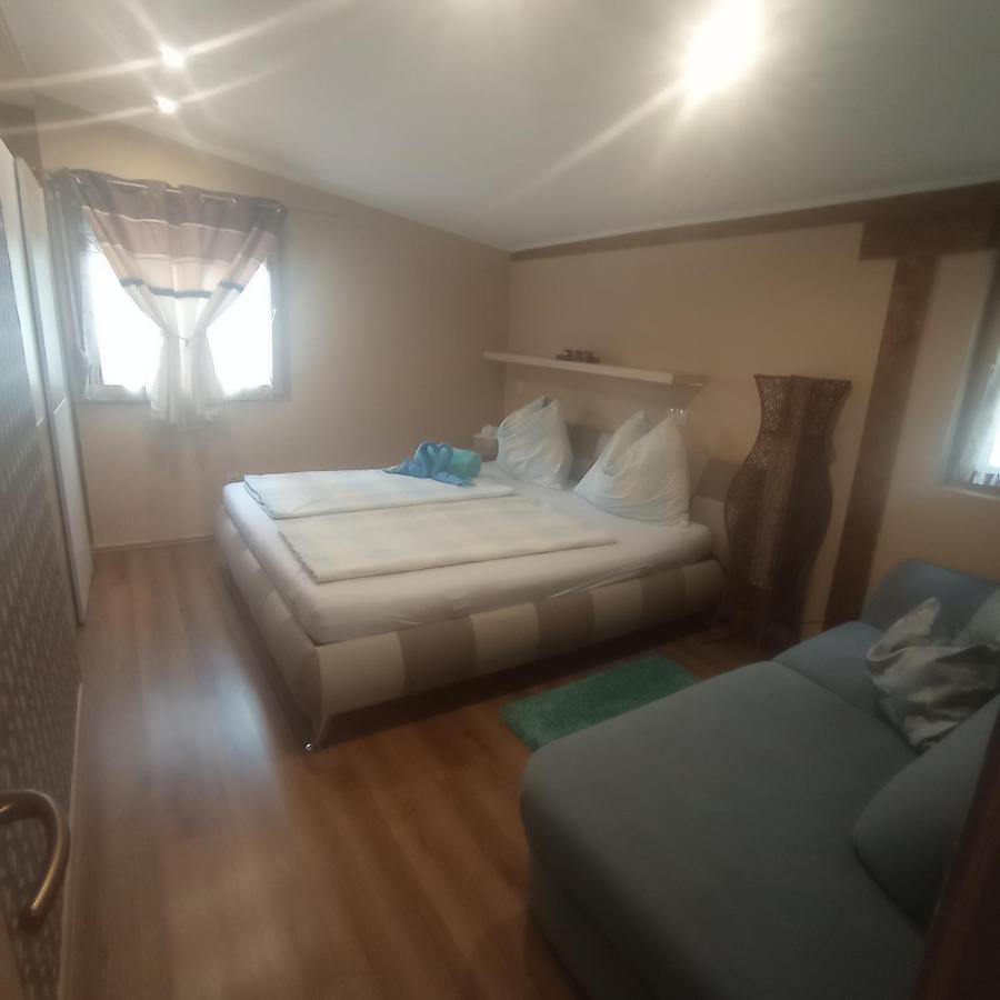 Rozsa Apartman Alsóörs Exteriér fotografie